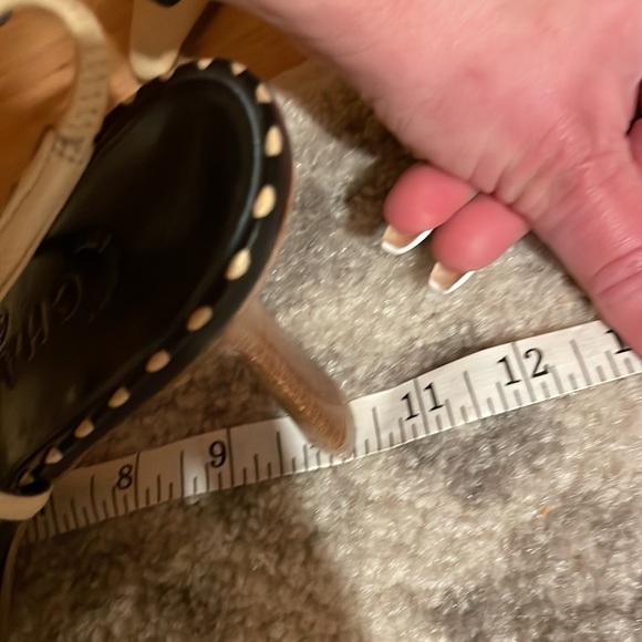 Chanel heals - Picture 11 of 12